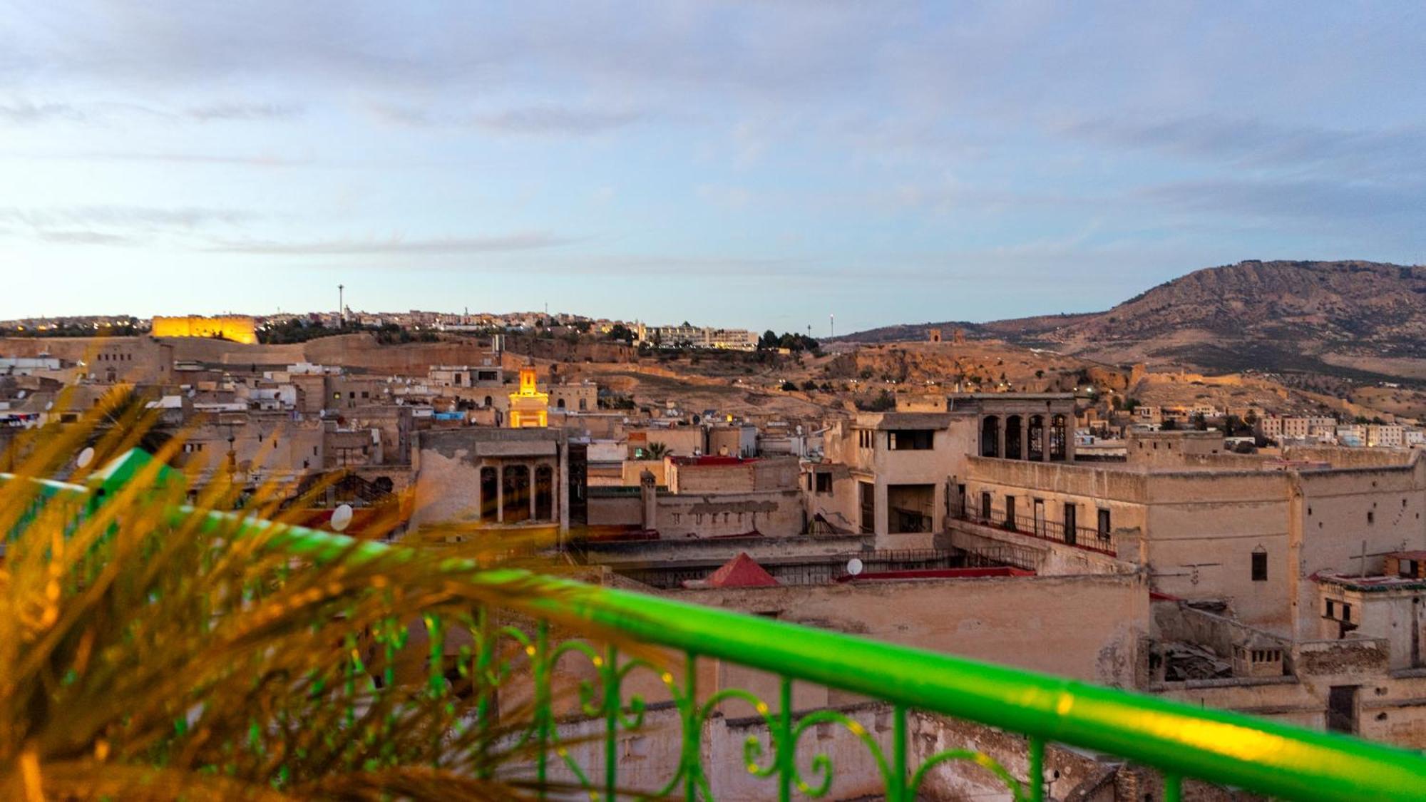 Riad Dar El Ouedghiri Фес Екстериор снимка