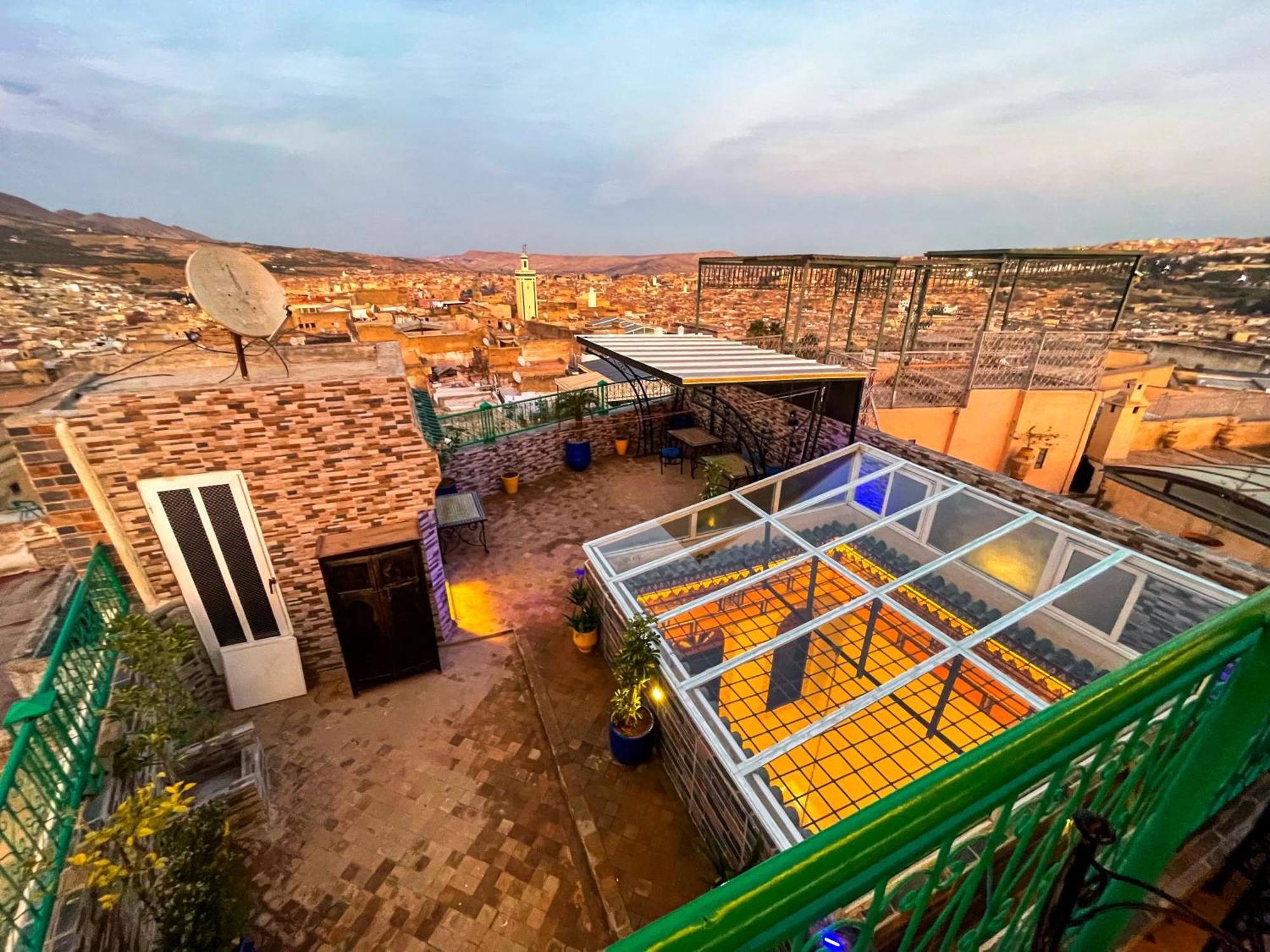 Riad Dar El Ouedghiri Фес Екстериор снимка