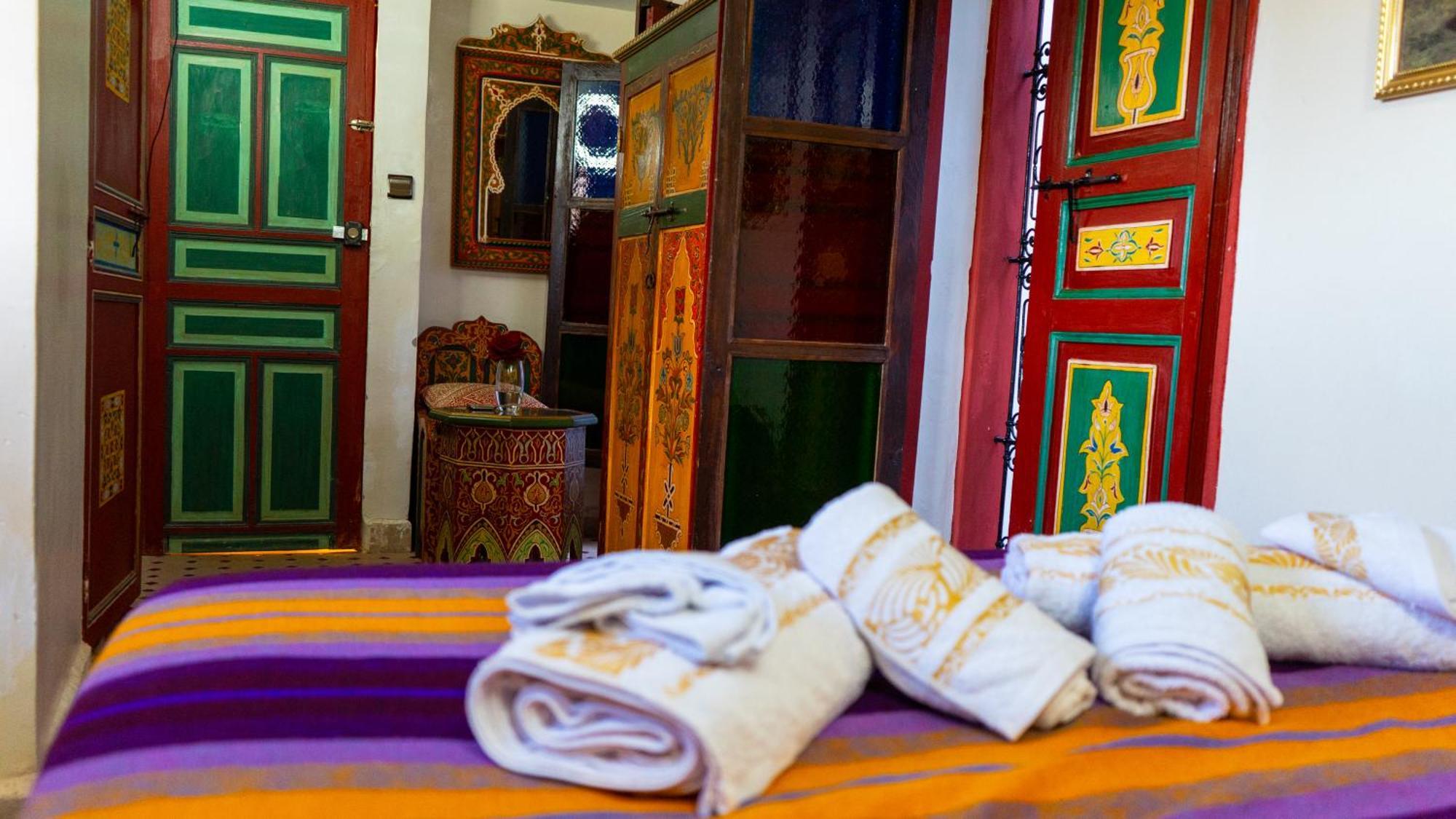 Riad Dar El Ouedghiri Фес Екстериор снимка