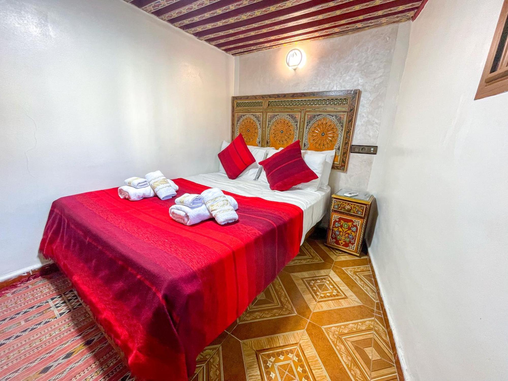 Riad Dar El Ouedghiri Фес Екстериор снимка