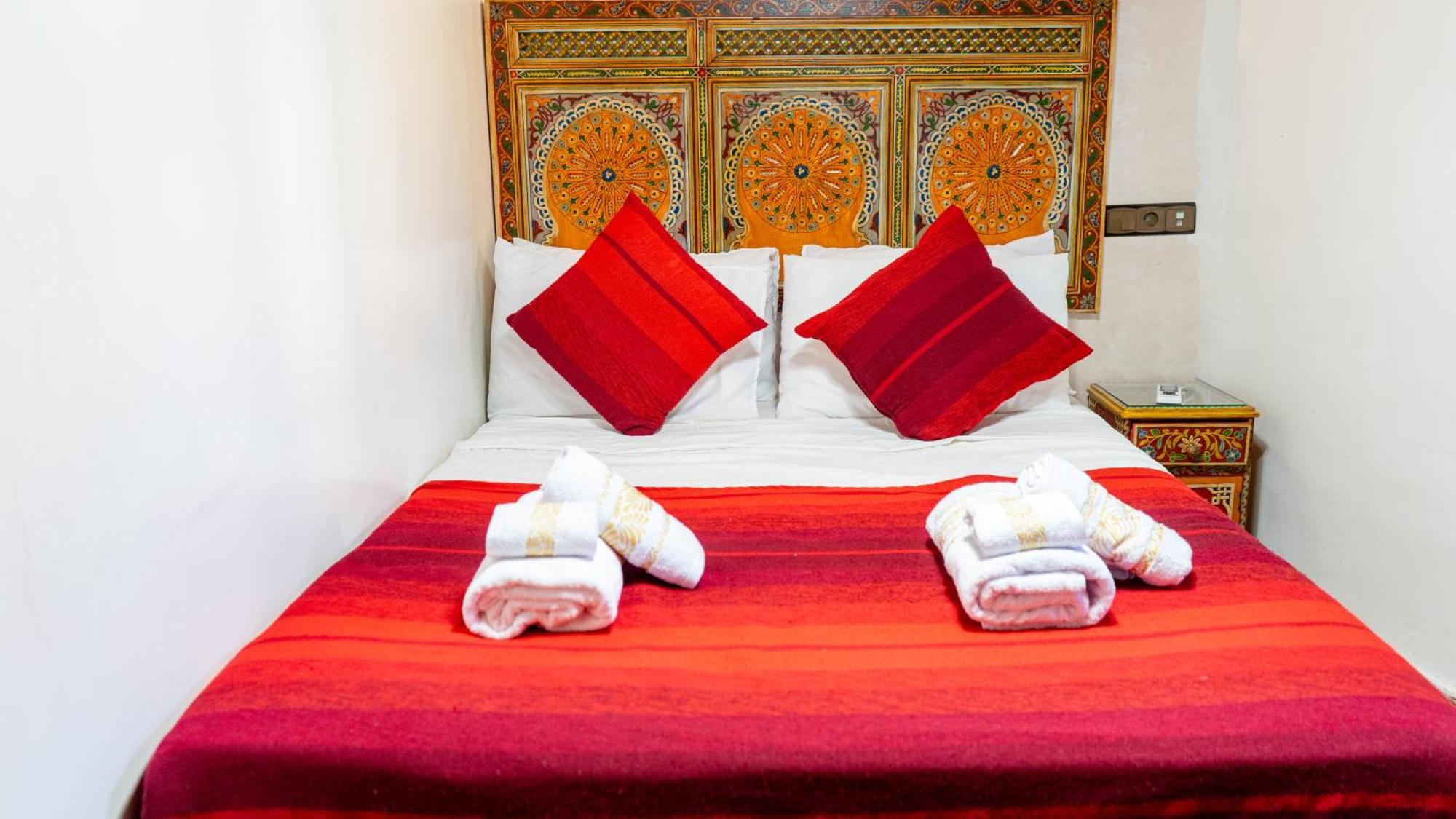 Riad Dar El Ouedghiri Фес Екстериор снимка