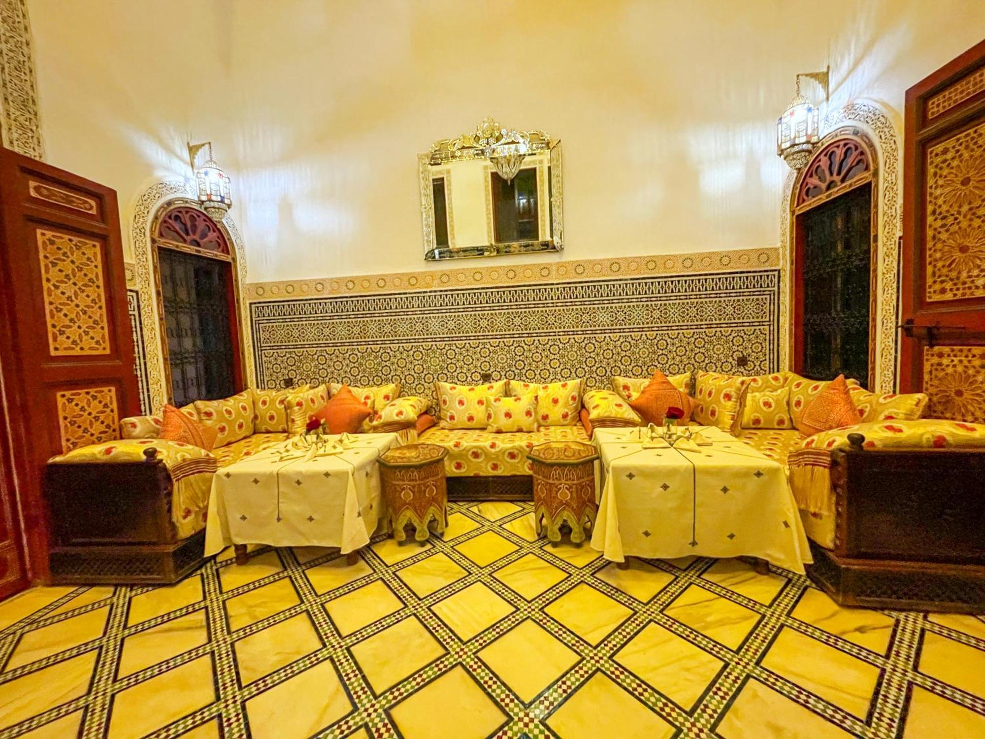 Riad Dar El Ouedghiri Фес Екстериор снимка